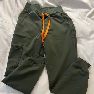 FIGS Zamora Jogger Scrub Pants - Moss